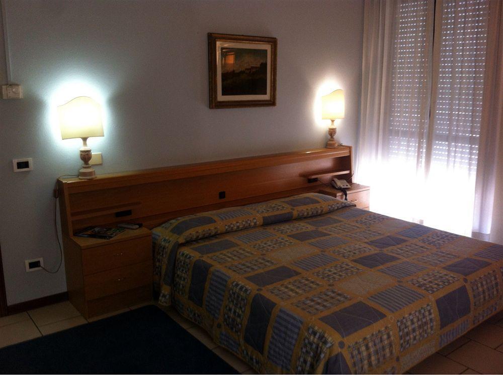 Hotel Cristallo Barga Fornaci di Barga Zewnętrze zdjęcie