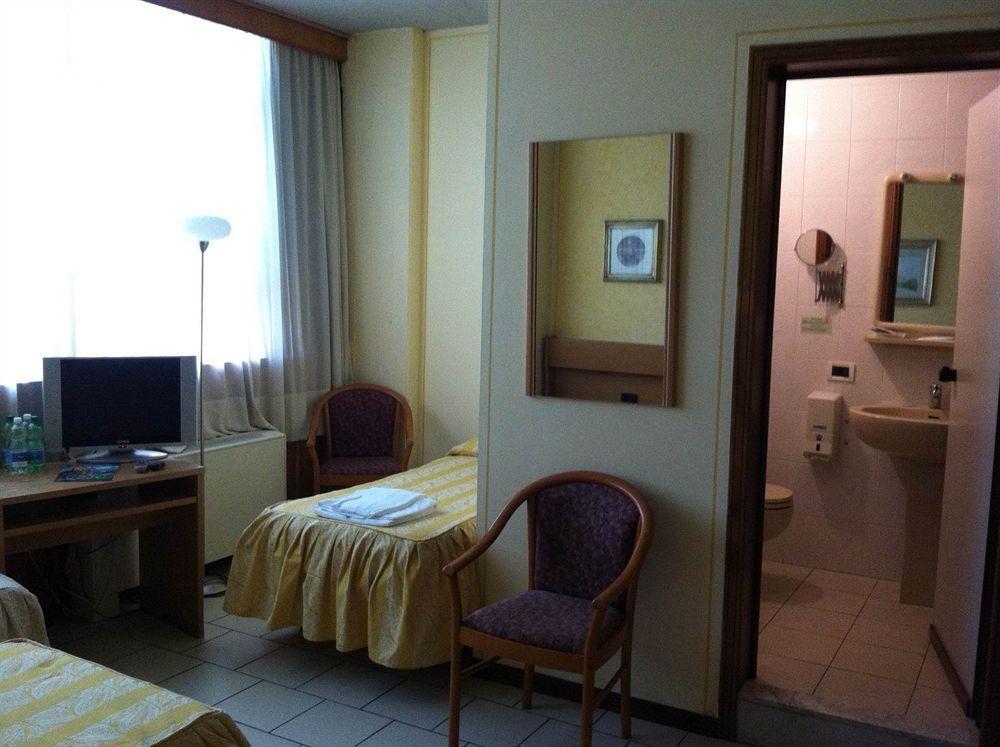Hotel Cristallo Barga Fornaci di Barga Zewnętrze zdjęcie