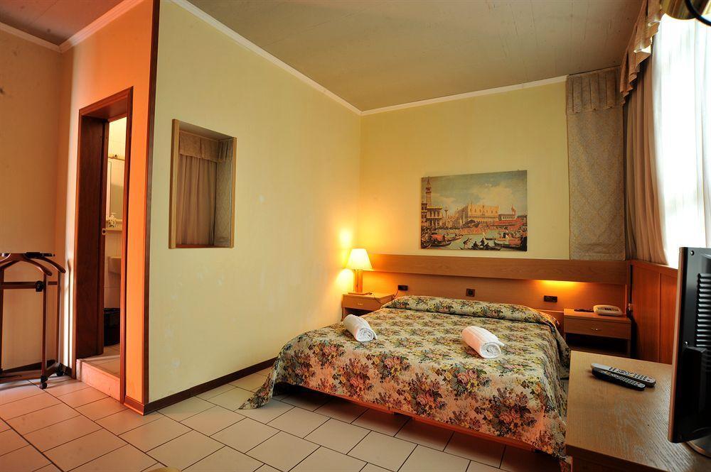 Hotel Cristallo Barga Fornaci di Barga Zewnętrze zdjęcie