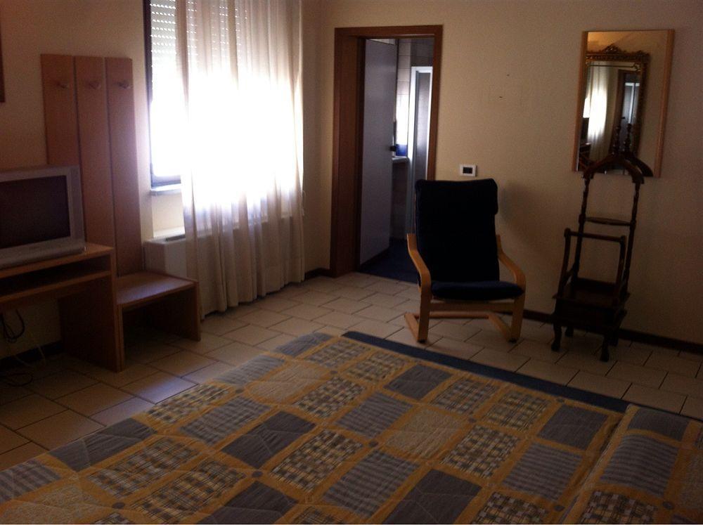 Hotel Cristallo Barga Fornaci di Barga Zewnętrze zdjęcie